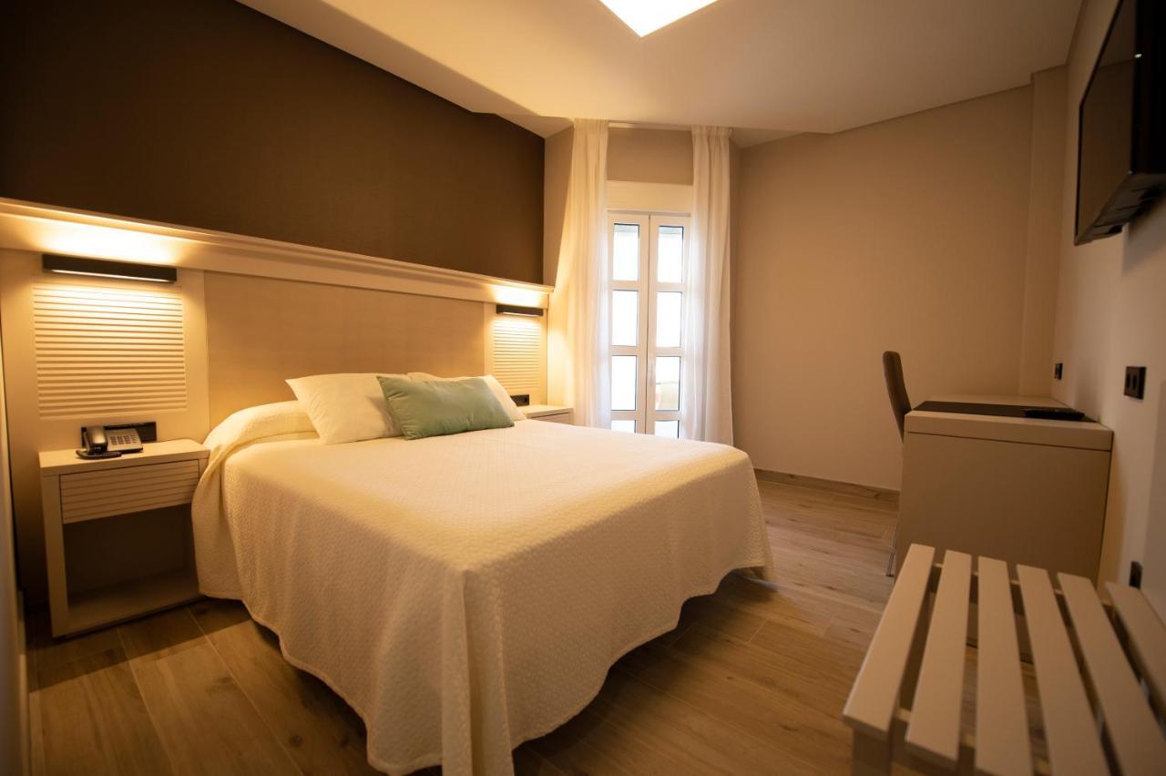 Hotel Diufain Conil De La Frontera Dış mekan fotoğraf