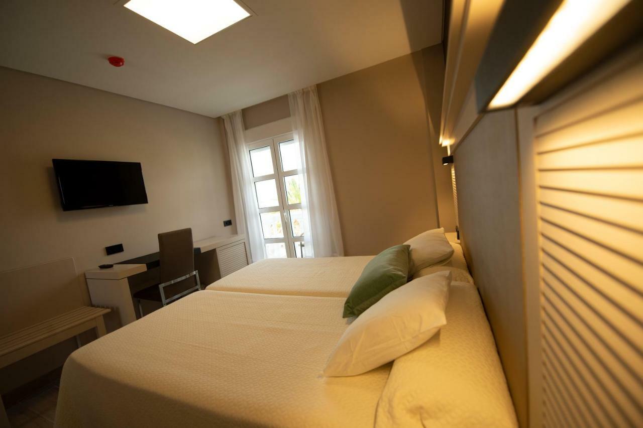 Hotel Diufain Conil De La Frontera Dış mekan fotoğraf